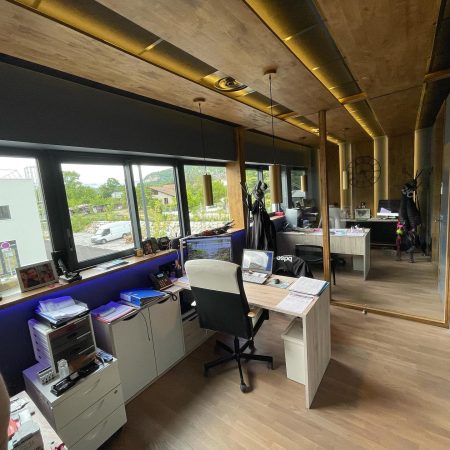 B3FB7B00-4AAE-4239-8782-64BDBB000D98